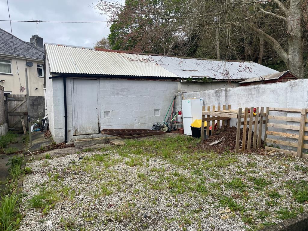 Lot: 74 - FREEHOLD INVESTMENT - Rear Garden